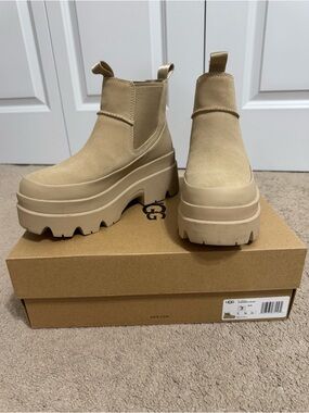 Womens UGG Brisbane Chelsea Boot - 7